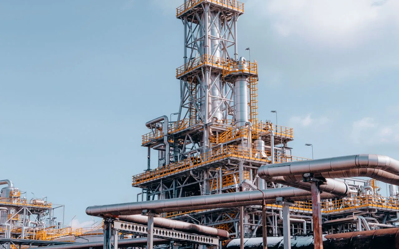 Aramco's Master Gas Plant: Industrial Support in Action